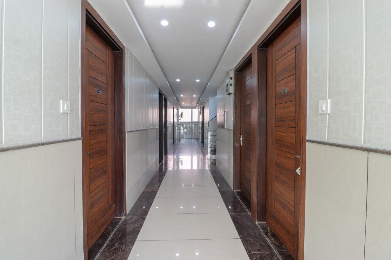 Capital O 76444 Hotel Hill-Top Inn Narendra Nagar Zewnętrze zdjęcie